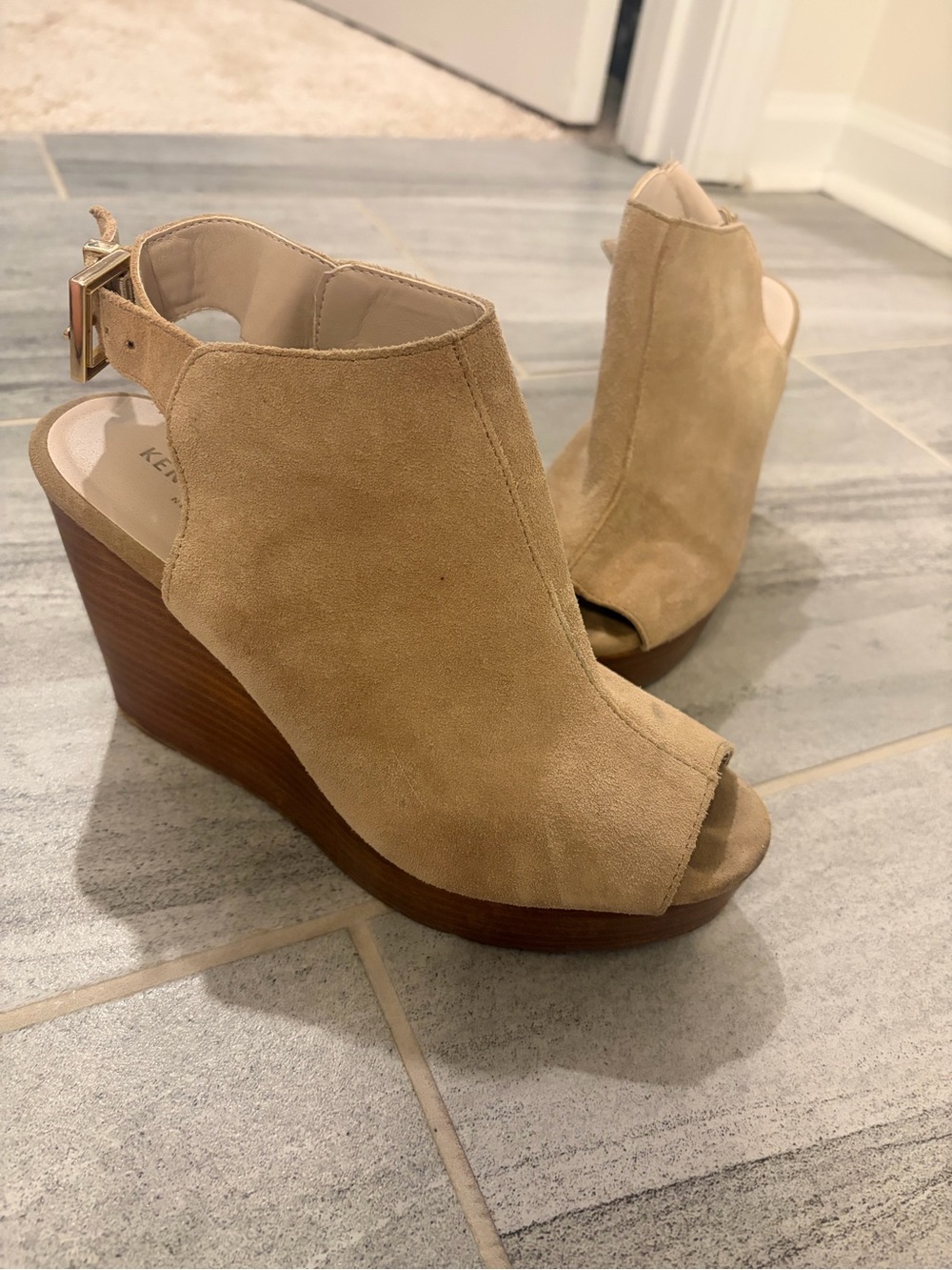 Kenneth Cole Beige Suede Open-Toe Wedge Sandals with Buckle